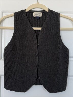 Universal Thread Charcoal Ribbed Knit Button Vest